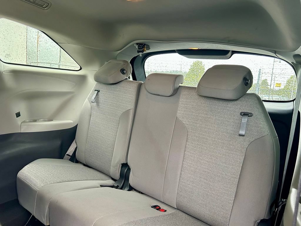 Certified 2024 Toyota Sienna LE AWD/4WD image 14