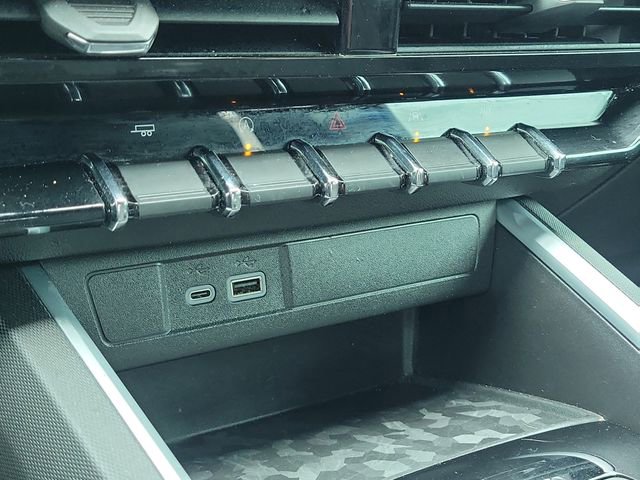 Used 2024 Chevrolet Colorado LT image 31