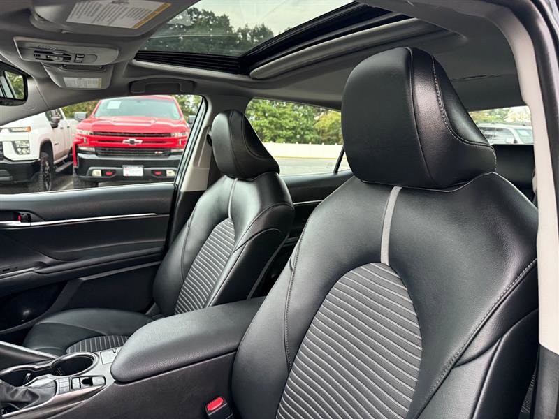 Used 2022 Toyota Camry SE image 28