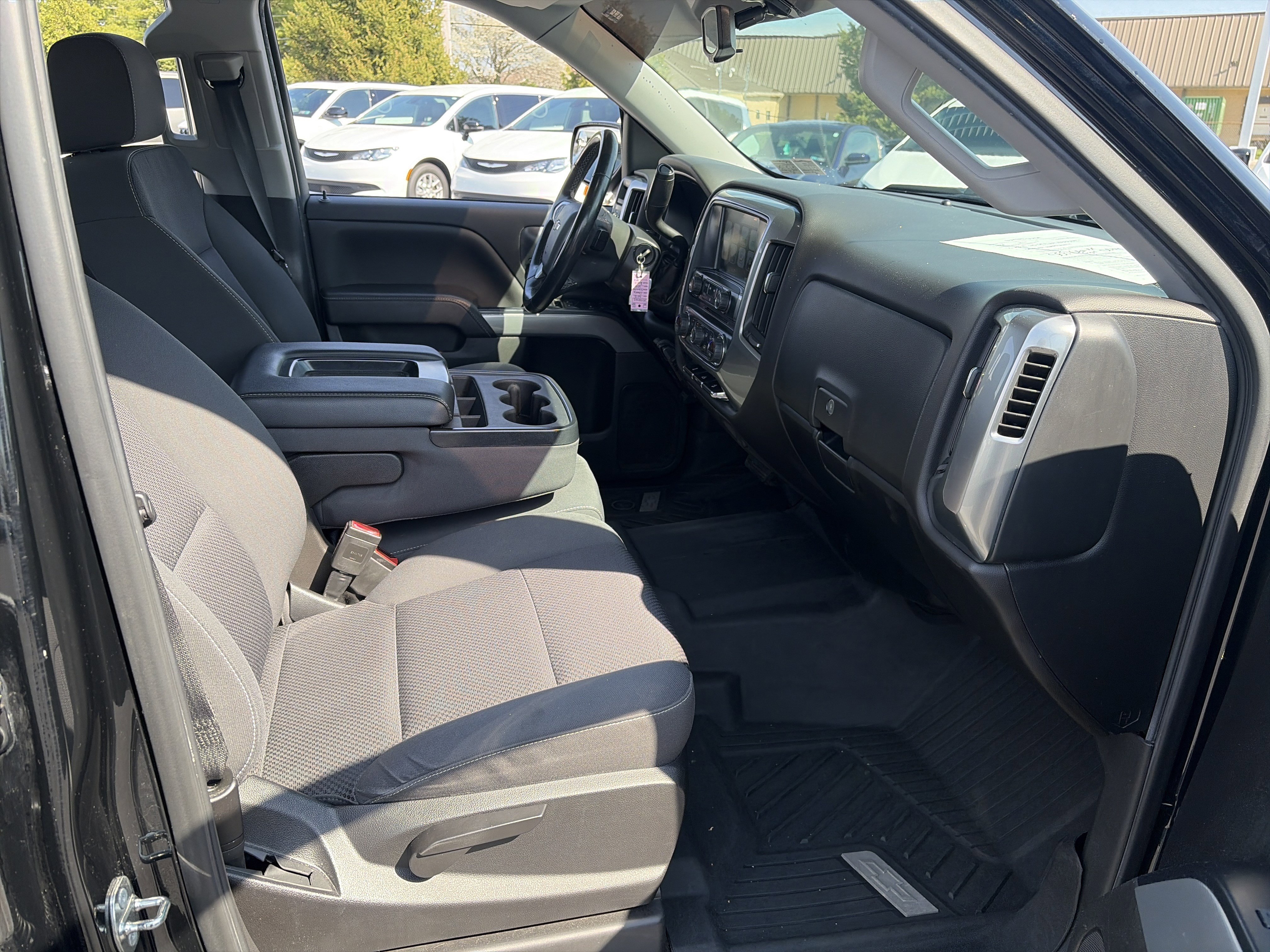 Used 2018 Chevrolet Silverado 1500 LT w/ All Star Edition image 32