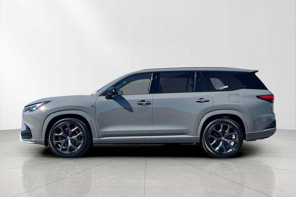 New 2026 Lexus TX 500h AWD image 3