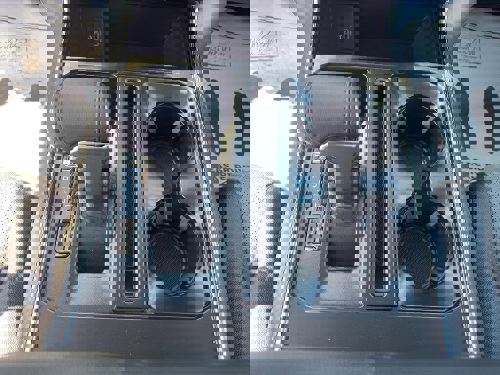 New 2025 Ford F150 Lariat w/ Equipment Group 501A Mid image 17