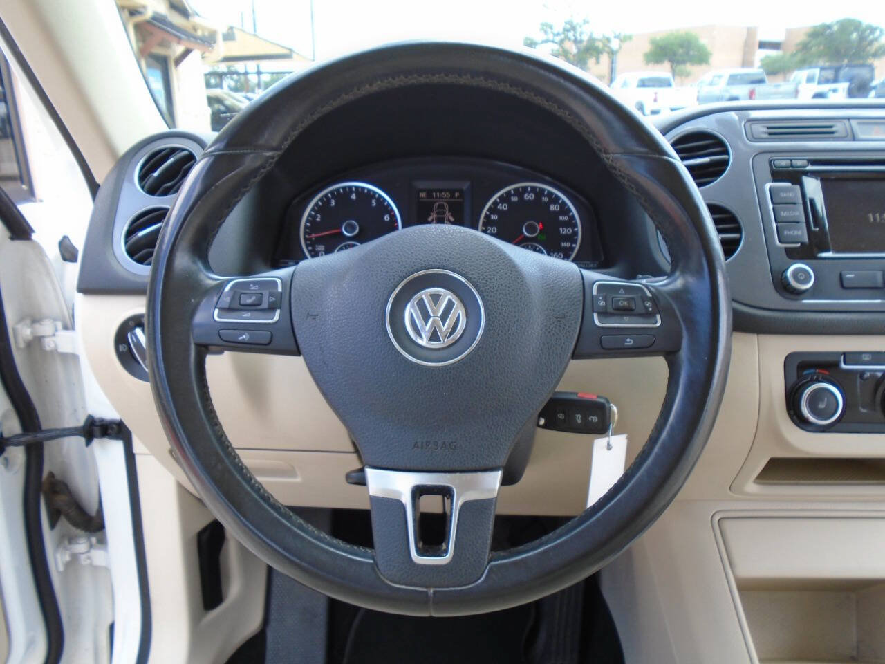 Used 2012 Volkswagen Tiguan SE FWD image 15