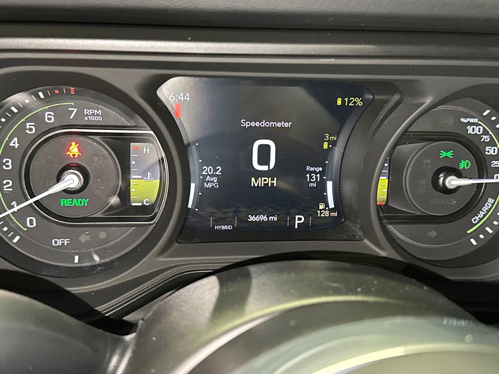 Used 2024 Jeep Wrangler Unlimited Sahara image 27