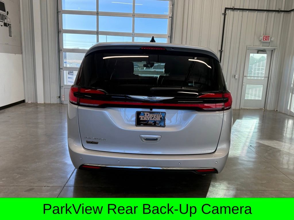 New 2026 Chrysler Pacifica Select image 7
