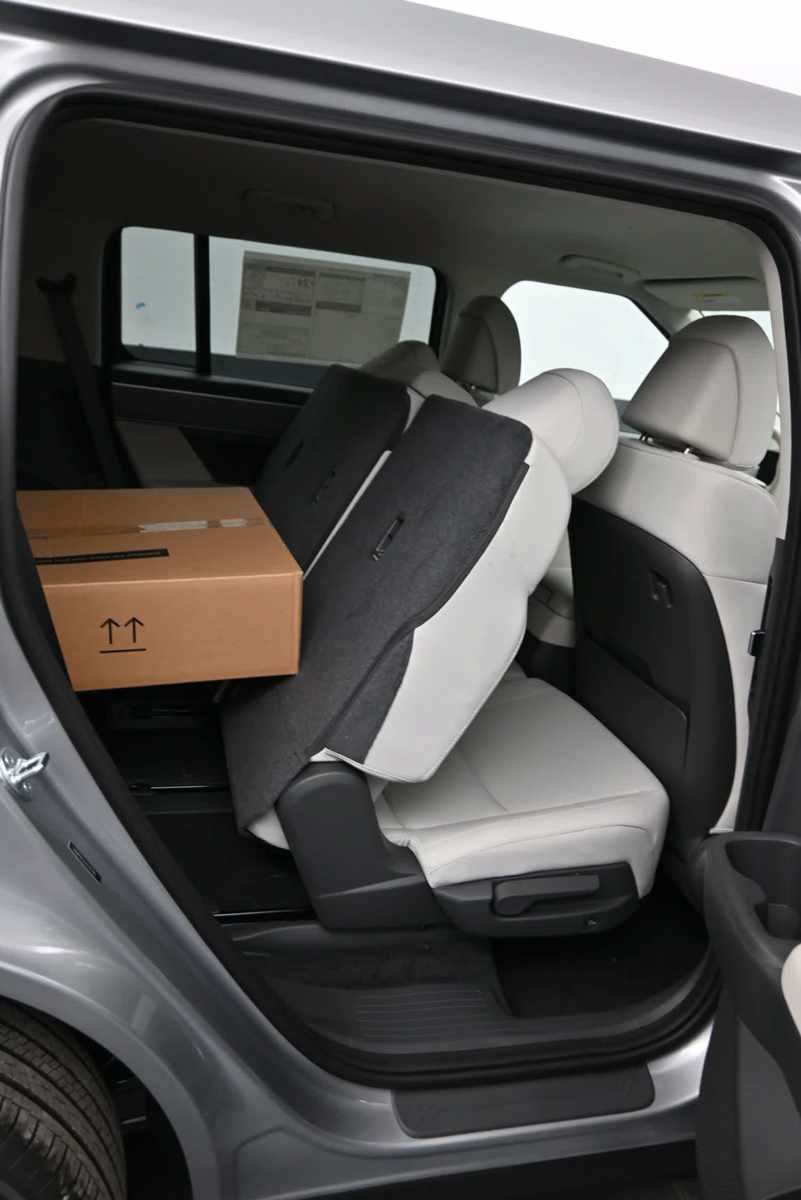 New 2026 Hyundai Santa Fe SE FWD image 12