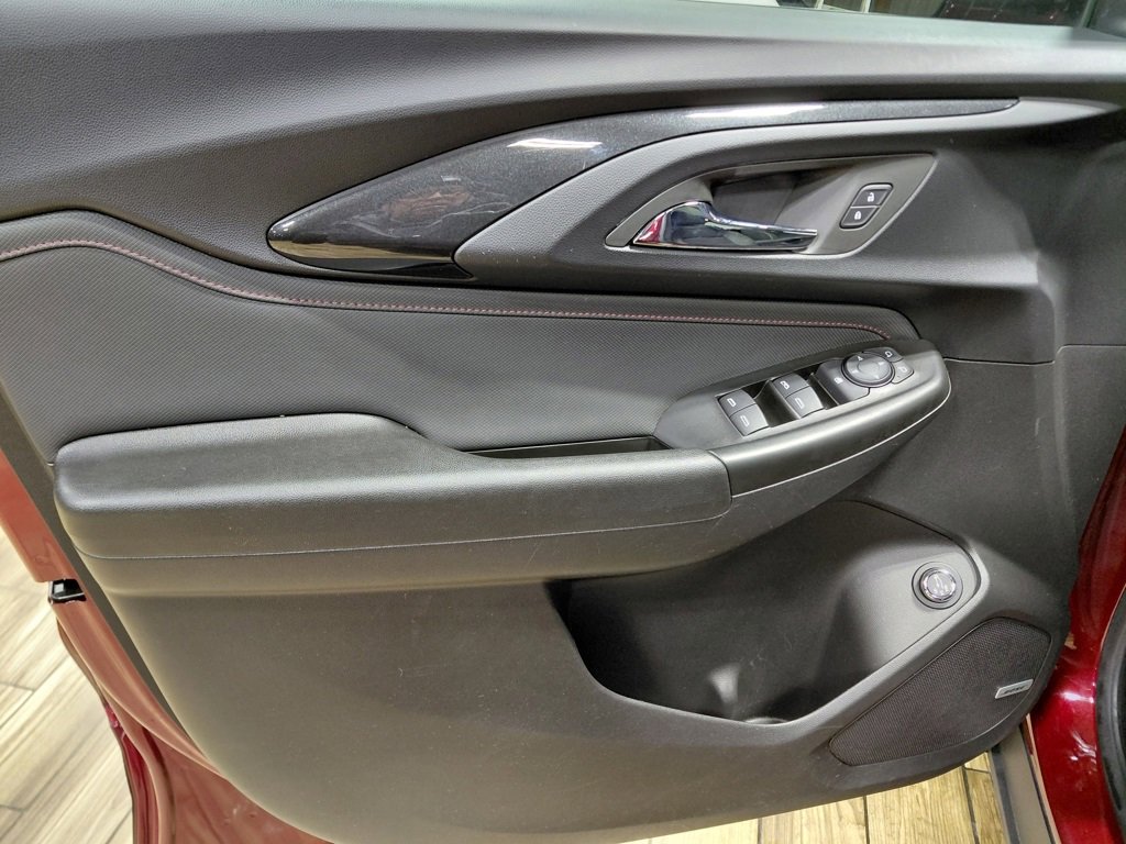 Used 2023 Chevrolet TrailBlazer RS w/ Sun and Liftgate Package image 38