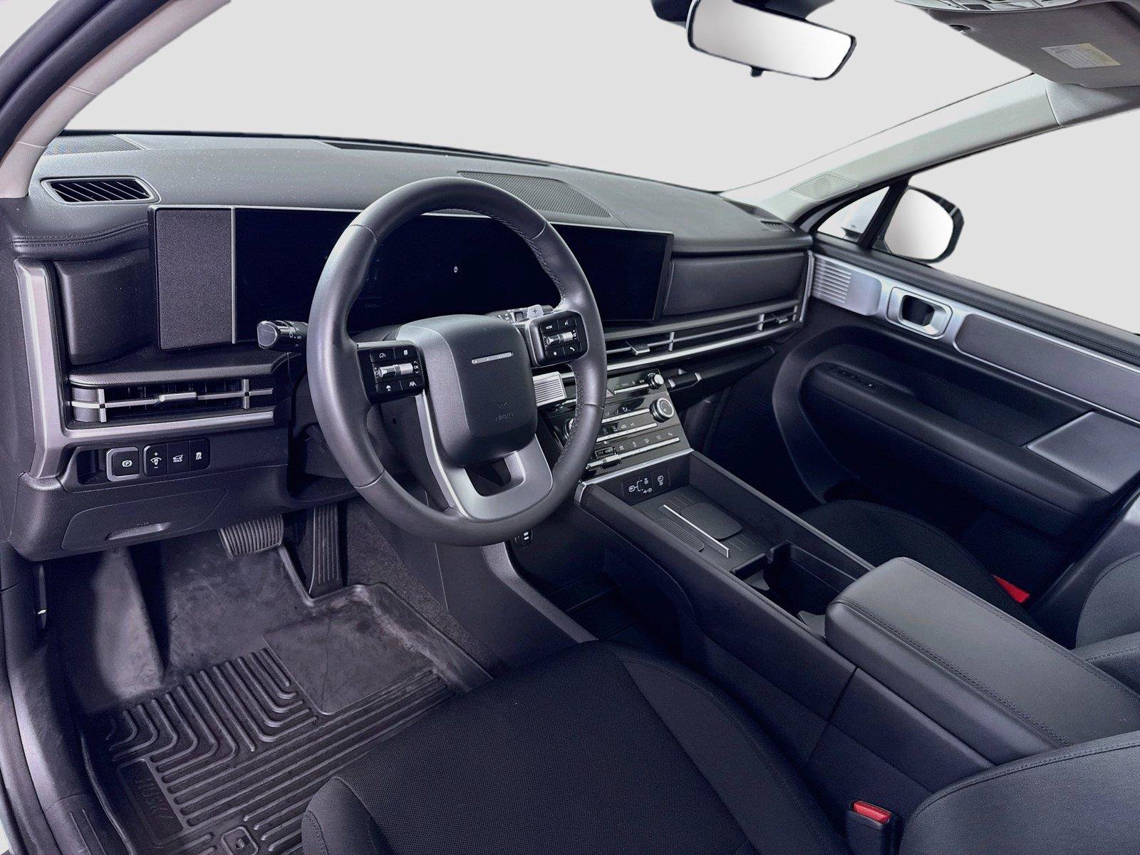 Used 2025 Hyundai Santa Fe SE AWD/4WD image 3