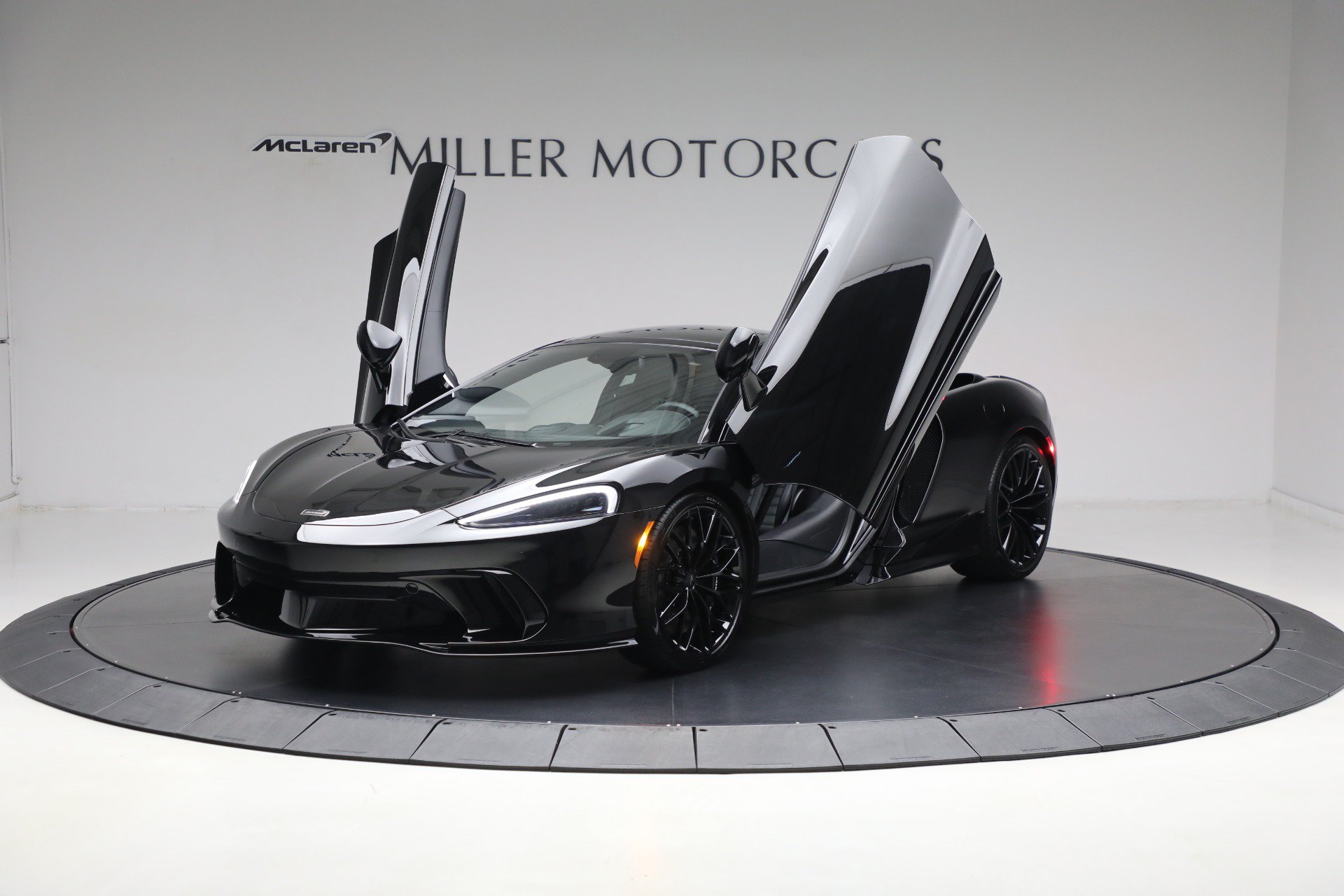 Used 2025 McLaren GTS RWD image 14