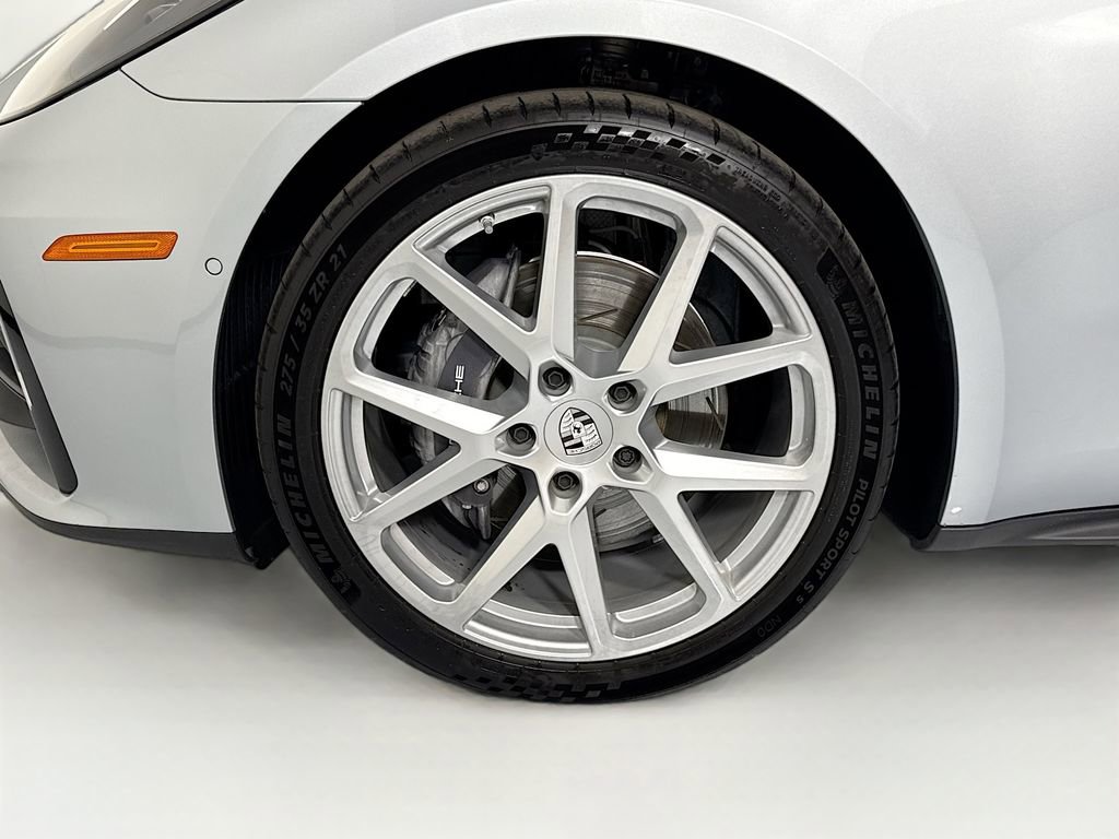 Used 2025 Porsche Panamera image 31