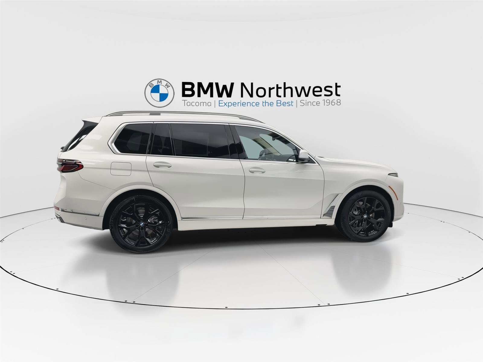 New 2026 BMW X7 xDrive40i w/ Premium Package image 4