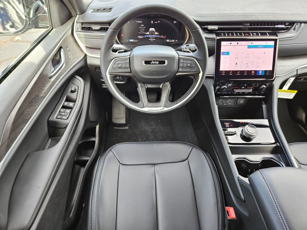 New 2025 Jeep Grand Cherokee Limited image 13