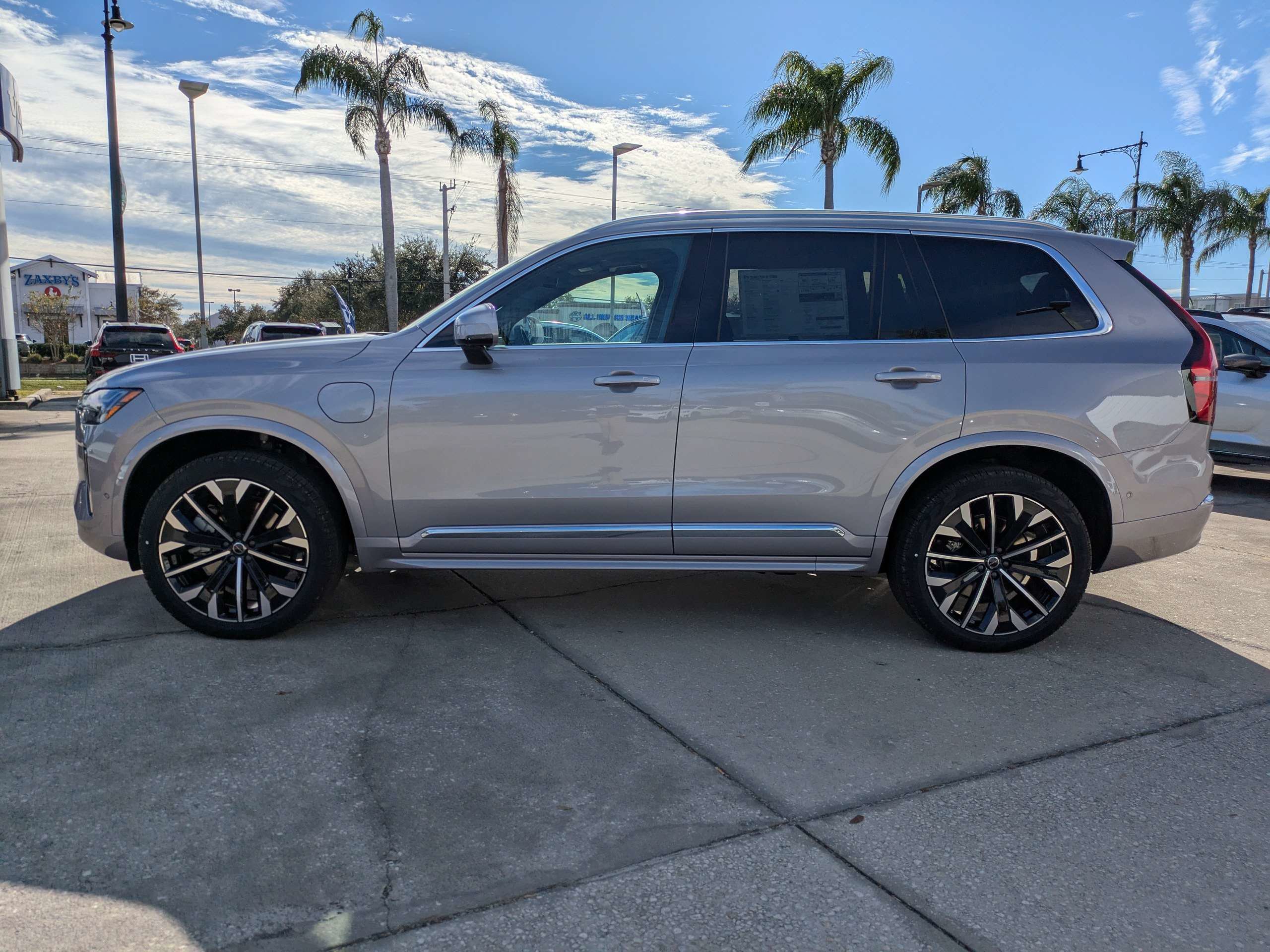 New 2026 Volvo XC90 T8 Plus w/ Protection Package Premier AWD/4WD image 7