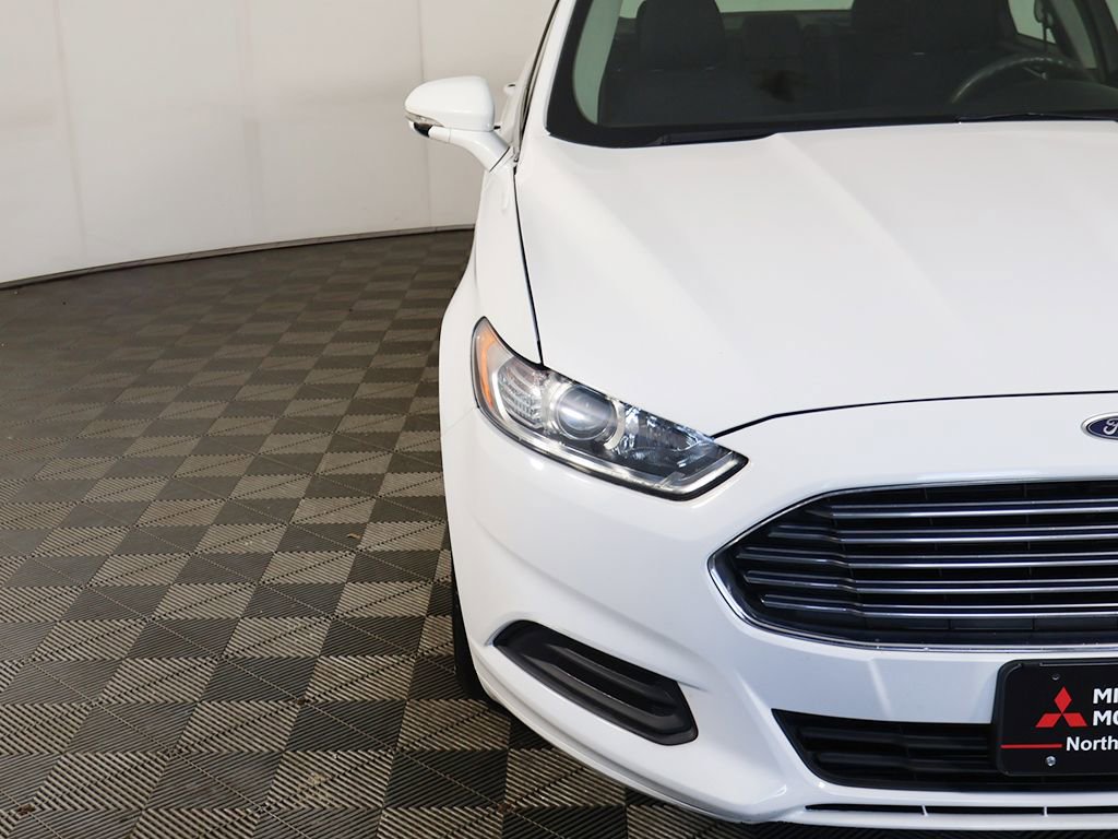 Used 2016 Ford Fusion SE FWD image 10