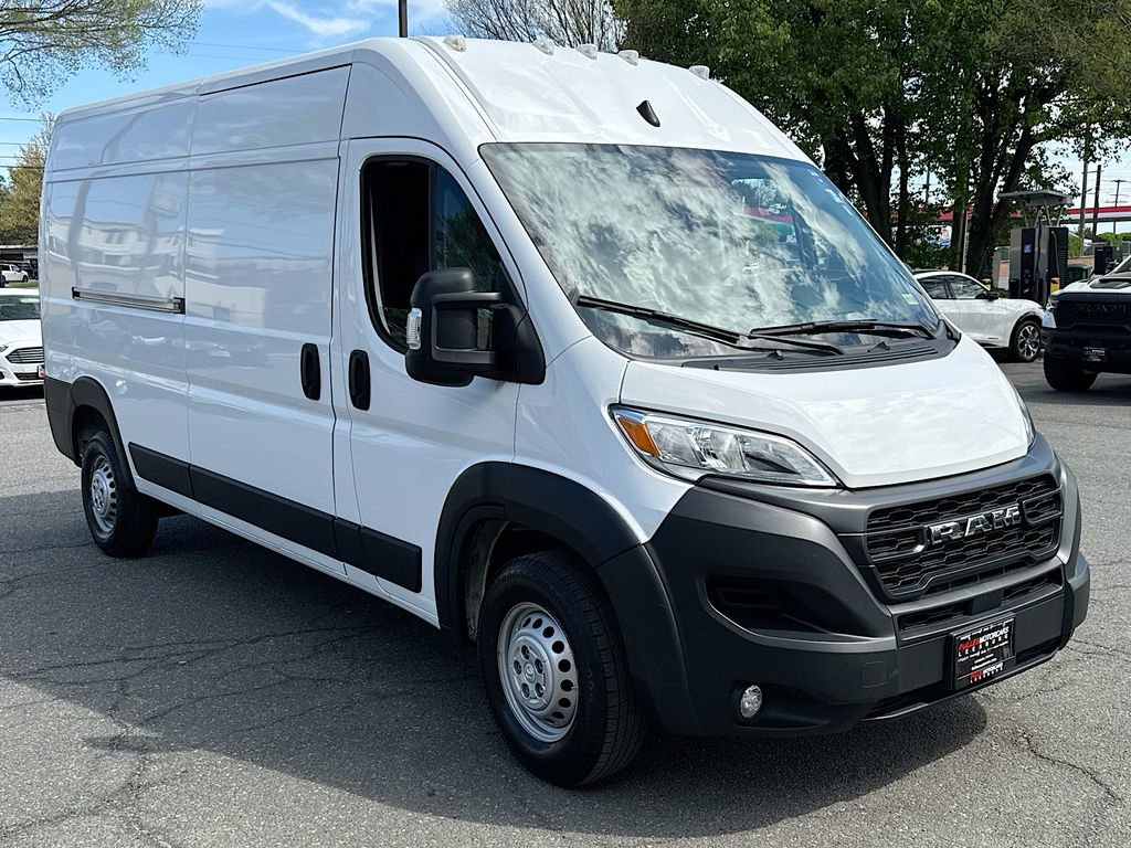 Used 2025 RAM ProMaster 2500 w/ Convenience Group FWD image 1