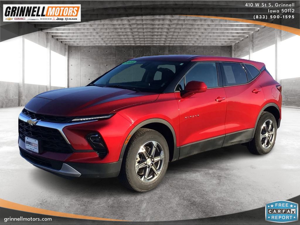 Used 2025 Chevrolet Blazer LT image 1
