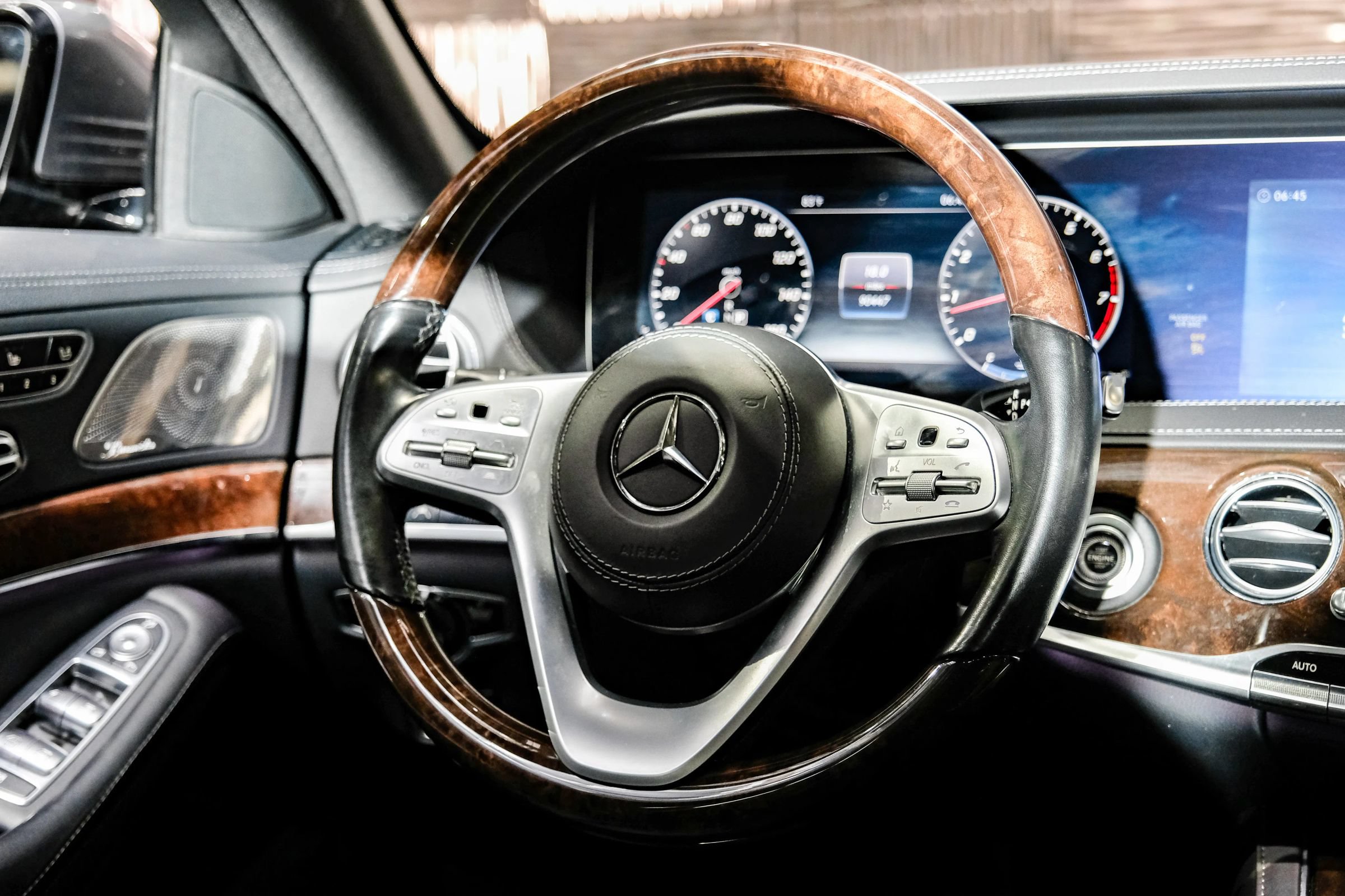 Used 2018 Mercedes-Benz S 560 4MATIC Sedan image 14