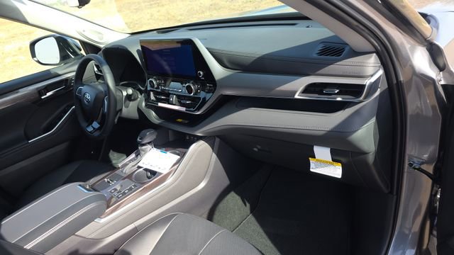 New 2026 Toyota Highlander Platinum AWD/4WD image 29