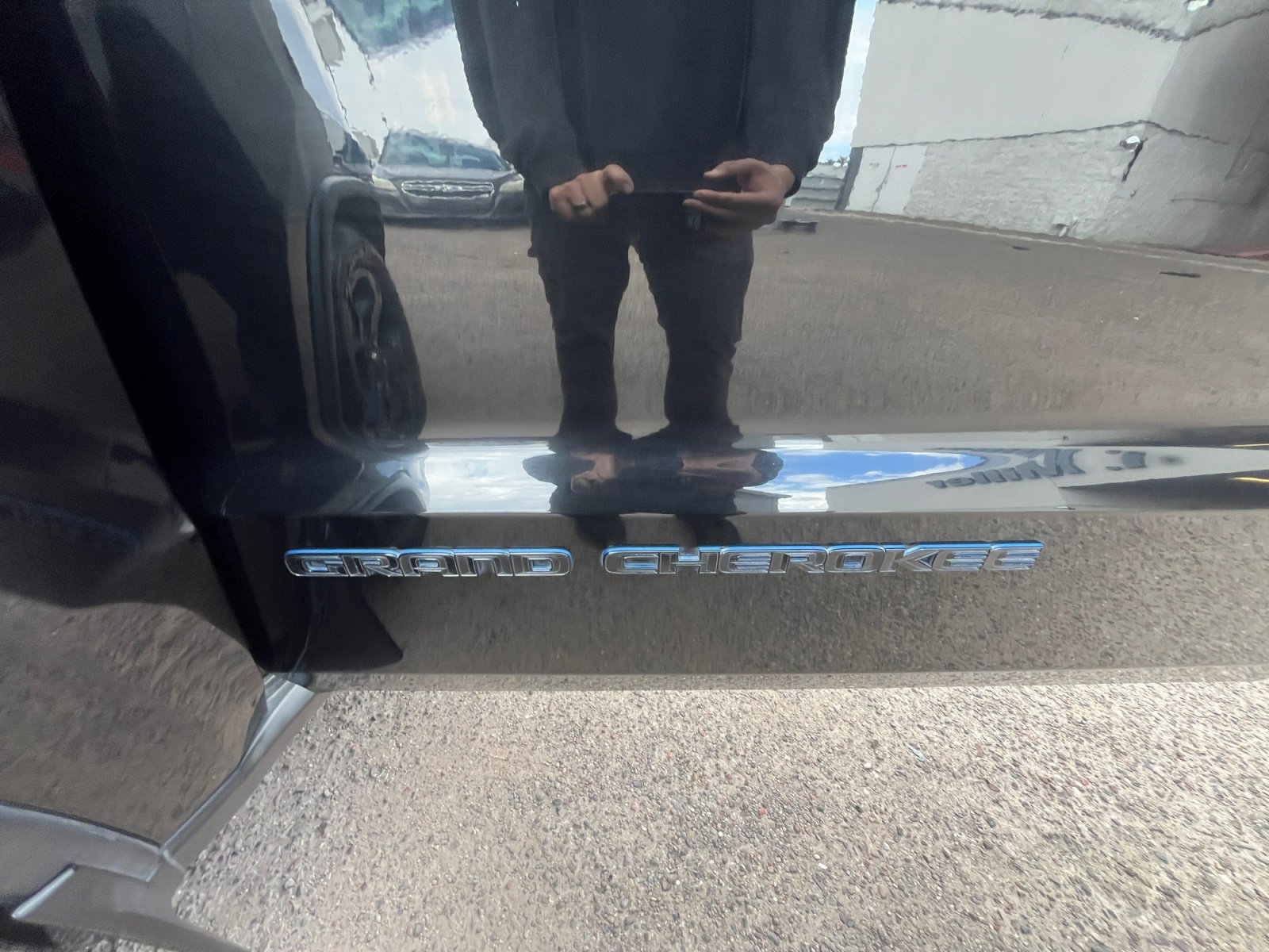 Used 2018 Jeep Grand Cherokee Laredo image 24