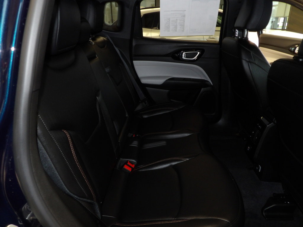 Used 2024 Jeep Compass Limited image 17