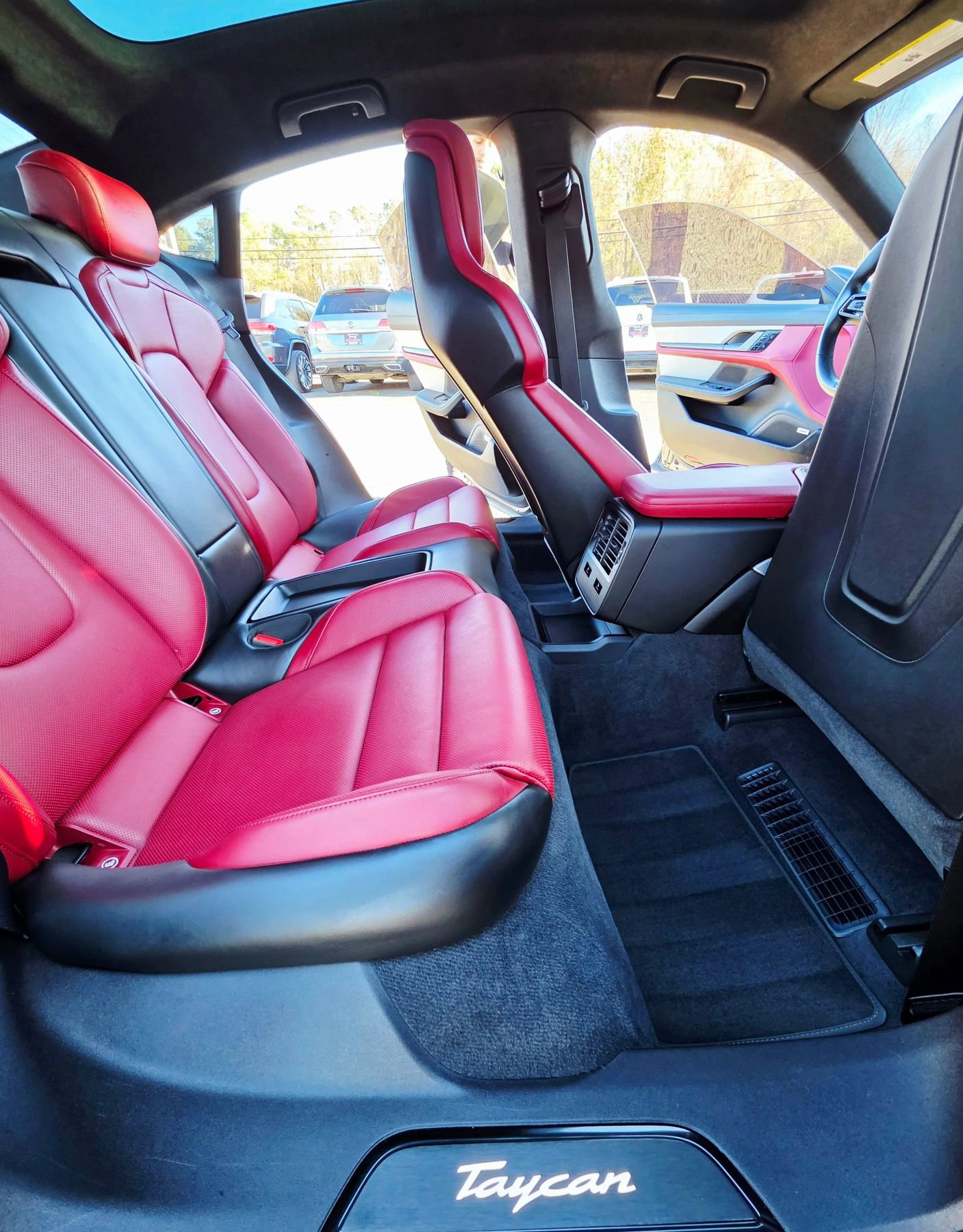 Used 2020 Porsche Taycan AWD/4WD image 17