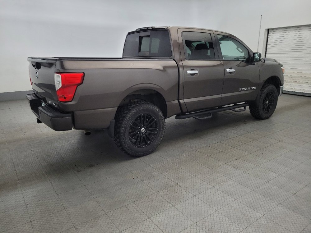 Used 2018 Nissan Titan SL image 10