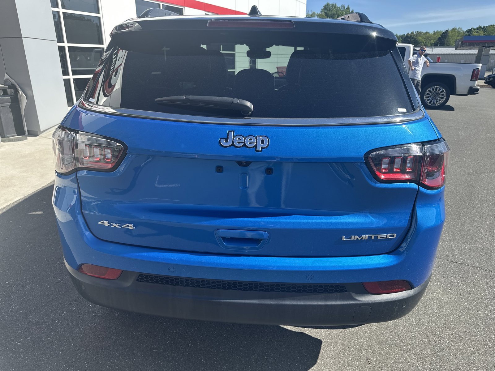 Used 2025 Jeep Compass Limited AWD/4WD image 7