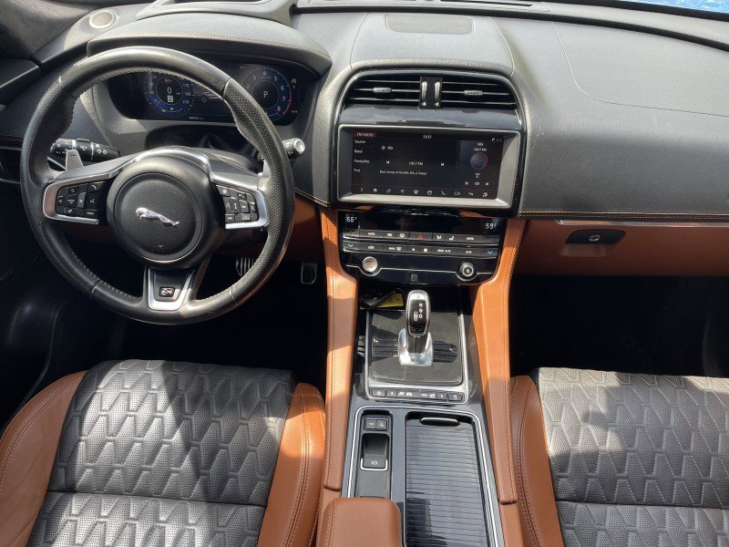 Used 2020 Jaguar F-PACE SVR image 15