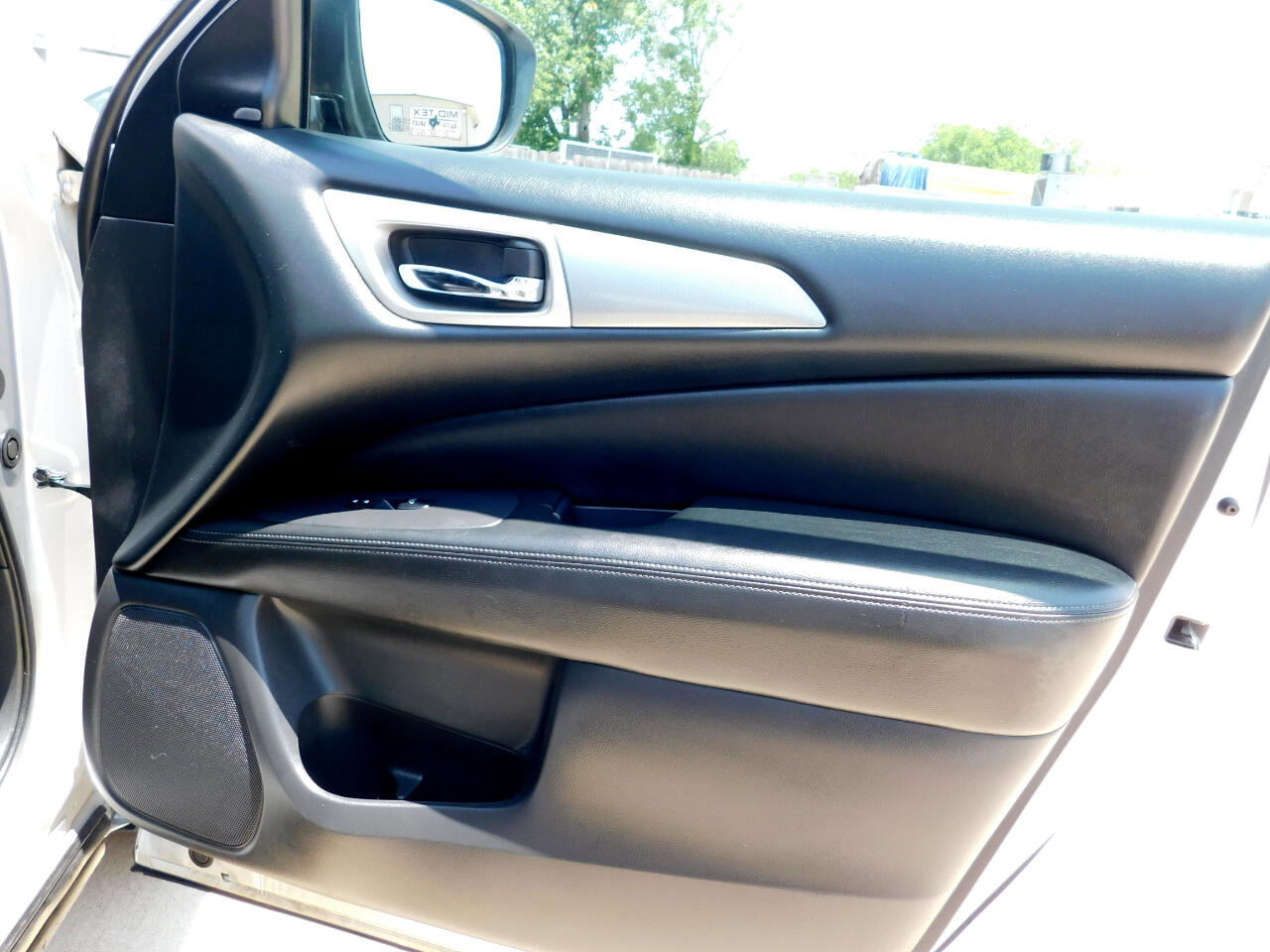 Used 2018 Nissan Pathfinder SL image 19