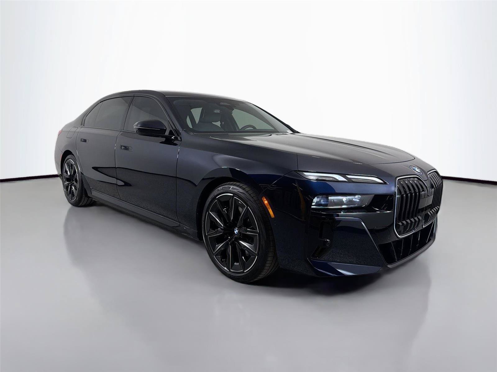 New 2026 BMW 750e xDrive w/ Premium Package AWD/4WD image 3