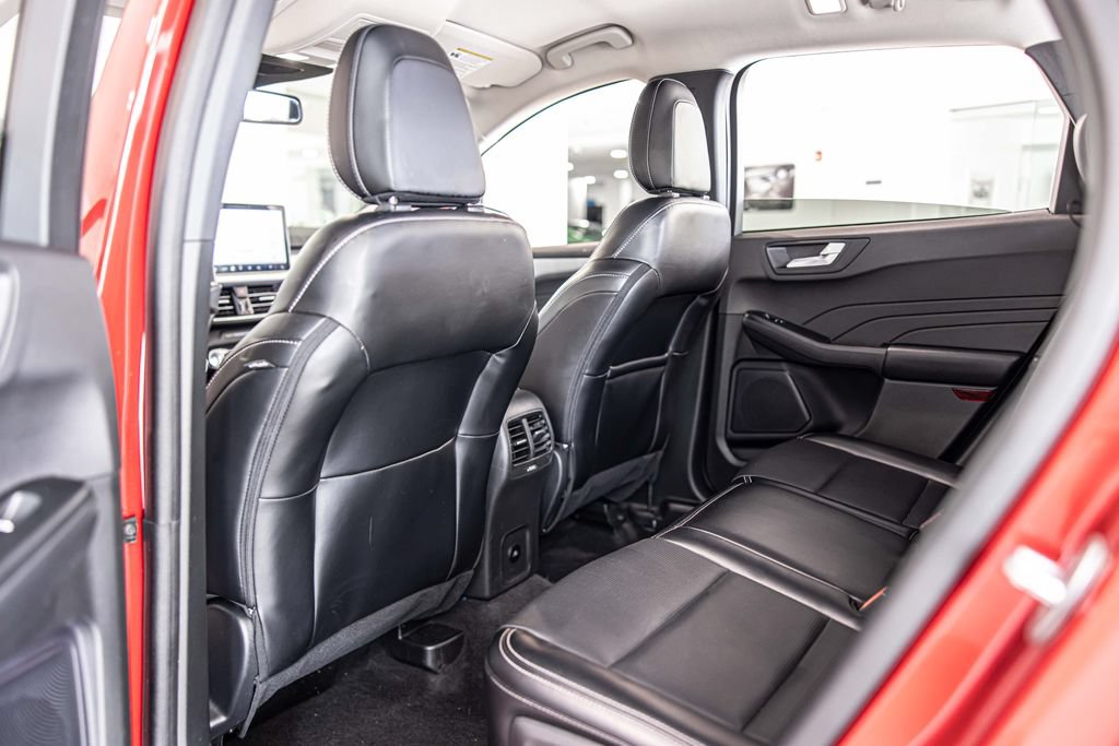 Used 2024 Ford Escape Platinum AWD/4WD image 32