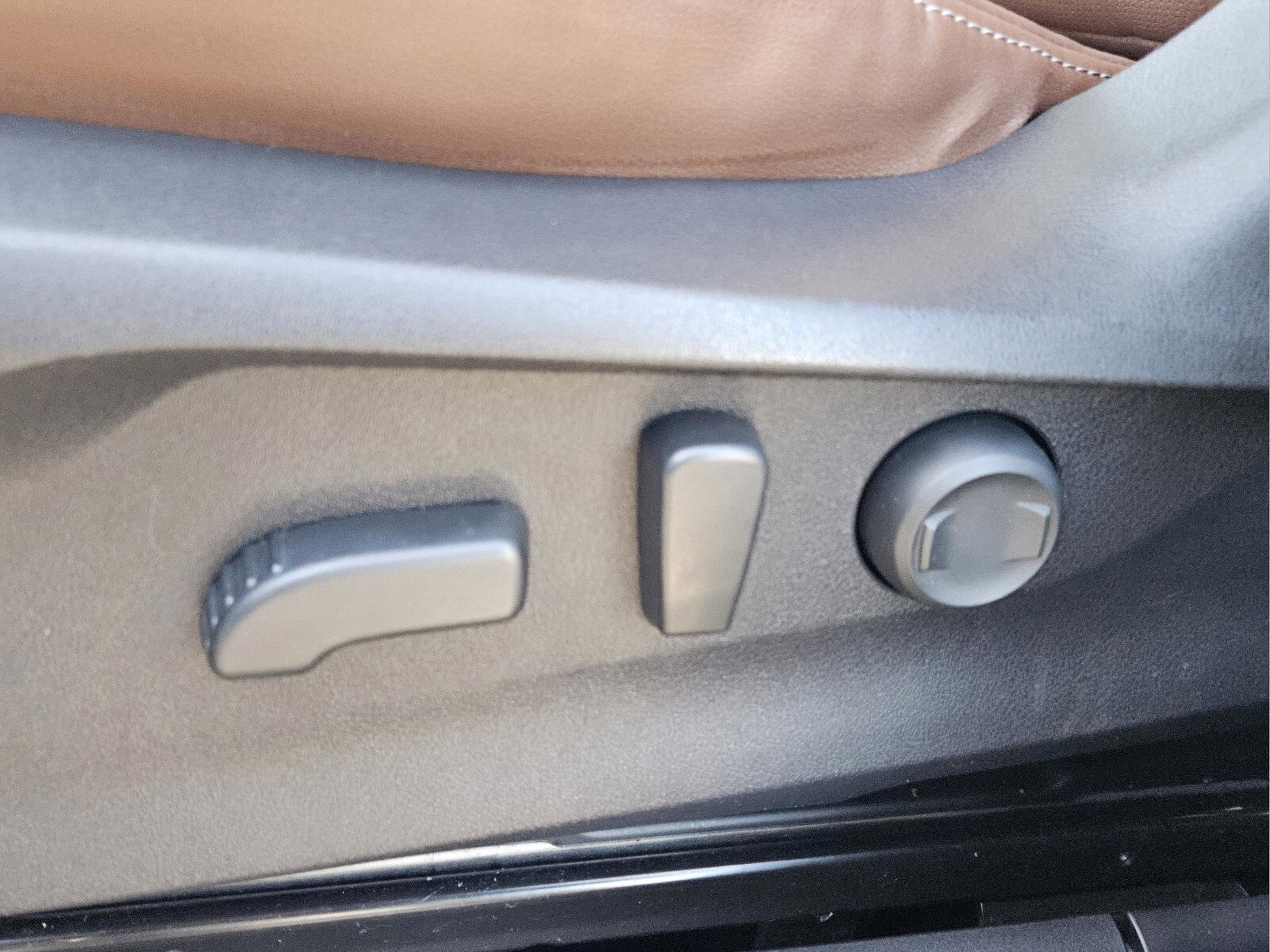 Used 2020 Subaru Ascent Touring w/ Popular Package #2A image 15