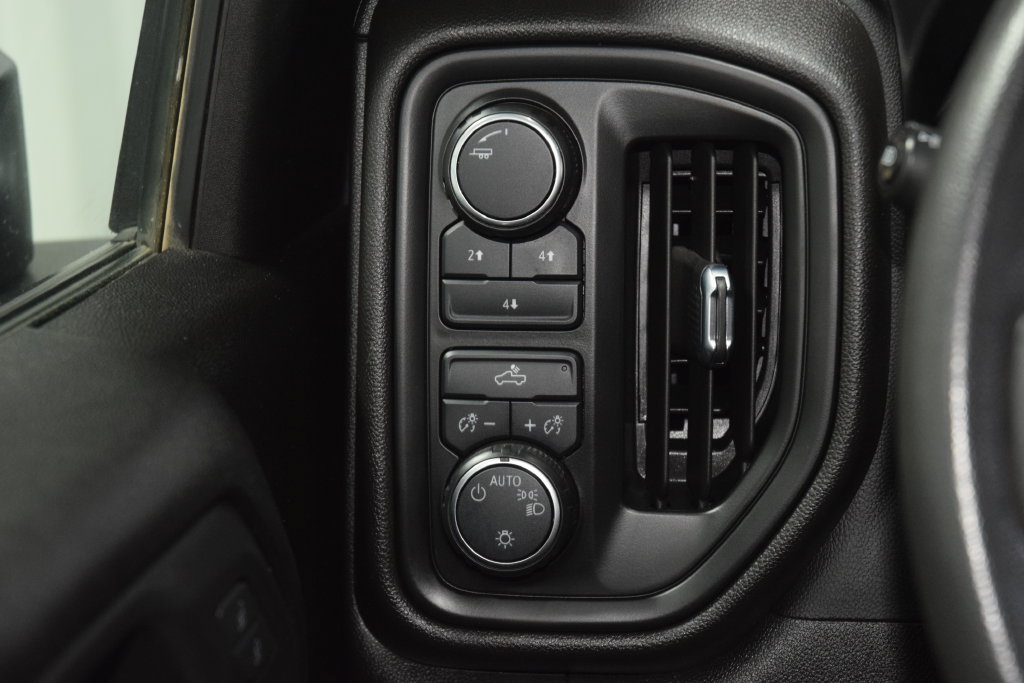 Used 2024 Chevrolet Silverado 2500 Custom w/ Custom Convenience Package AWD/4WD image 32