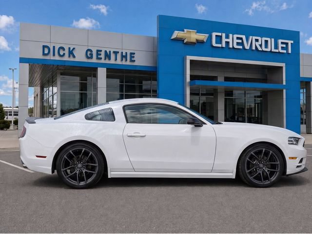 Used 2014 Ford Mustang Coupe RWD image 8