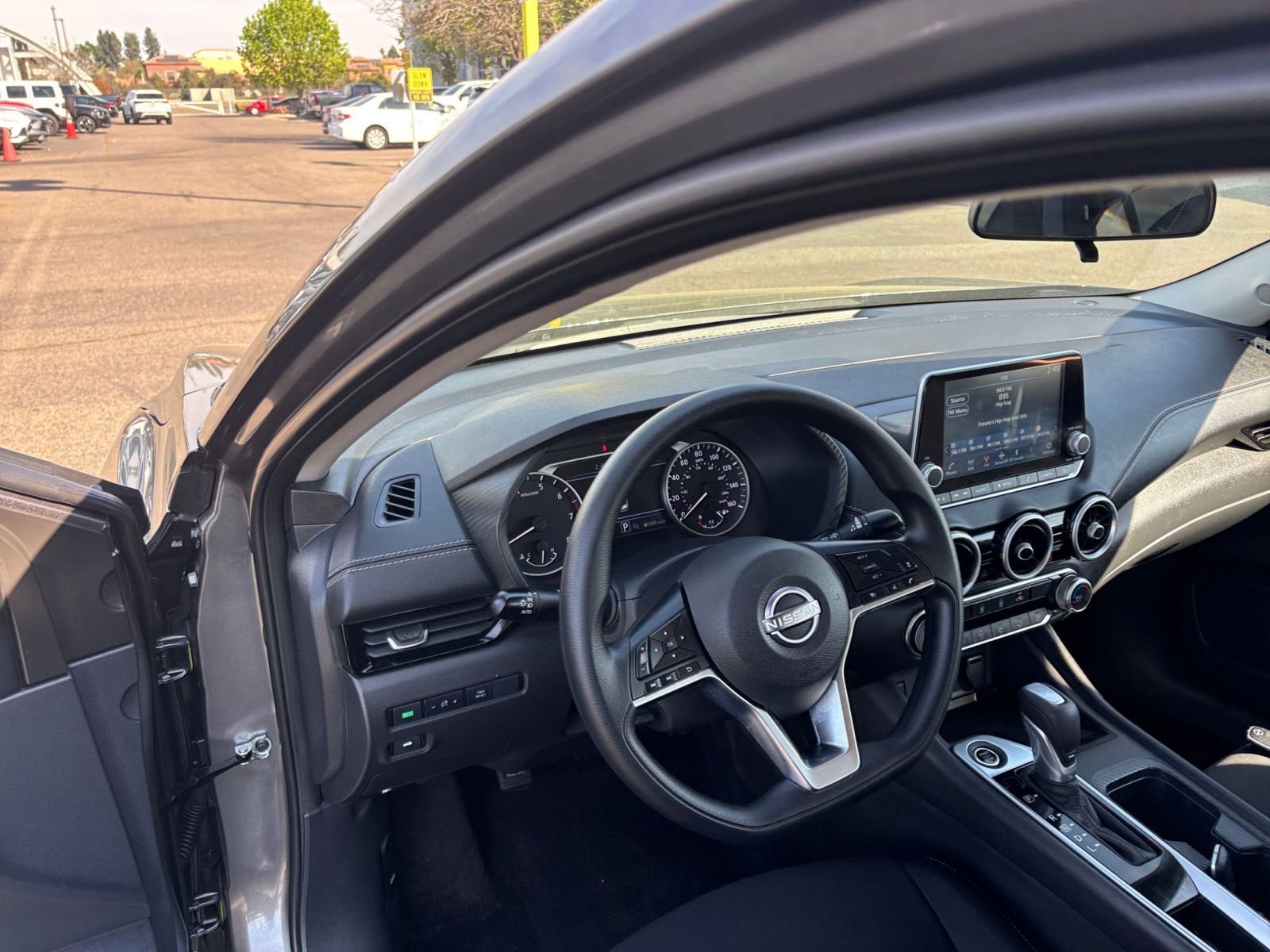 Used 2025 Nissan Sentra SV image 32