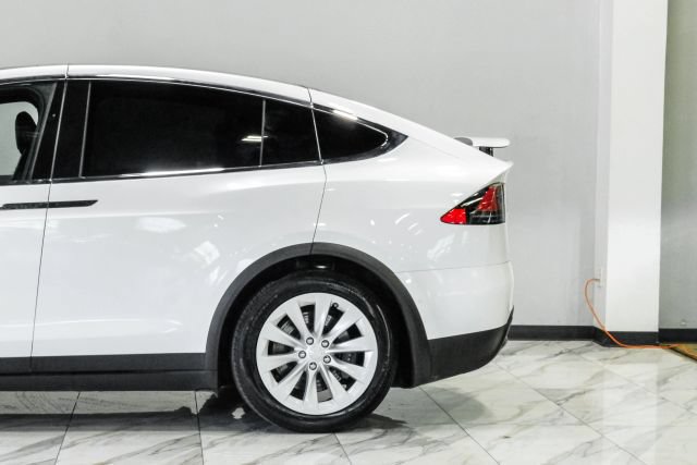 Used 2020 Tesla Model X Long Range AWD/4WD image 17