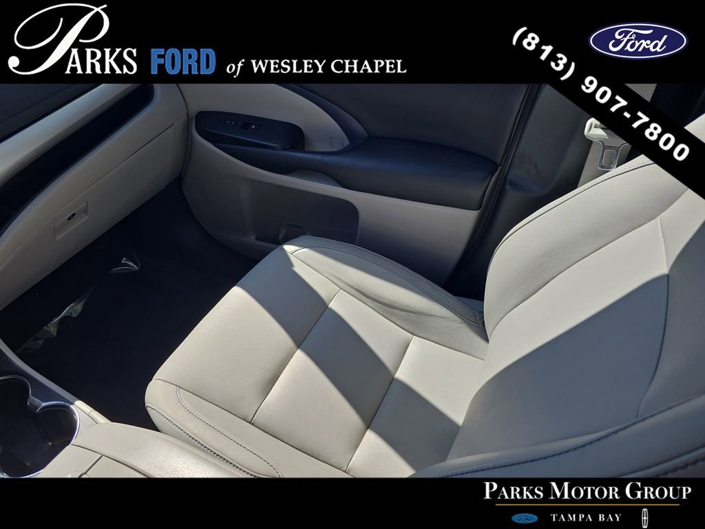 Used 2016 Toyota Highlander XLE AWD/4WD image 14