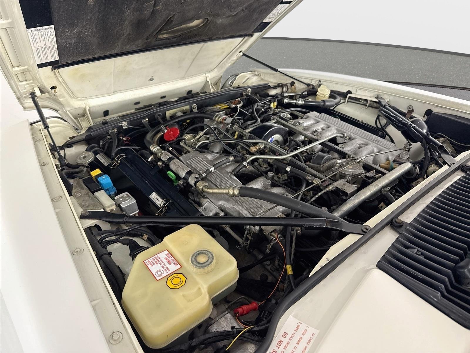 Used 1991 Jaguar XJS V12 Coupe RWD image 24