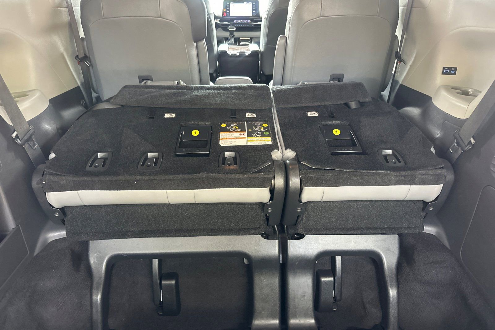 Certified 2022 Toyota Sienna XLE FWD image 18