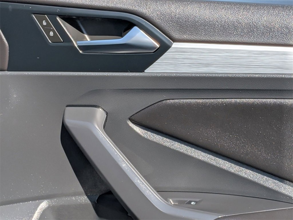 Used 2025 Volkswagen Jetta S image 33