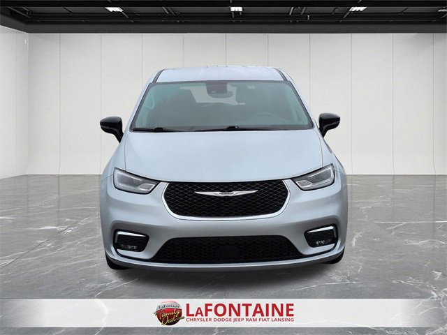 Certified 2024 Chrysler Pacifica Touring-L image 8