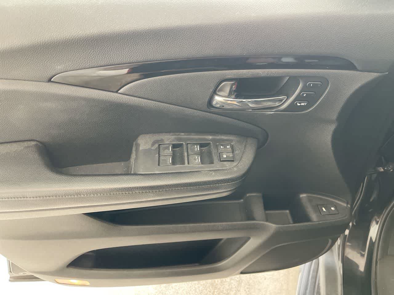 Used 2016 Honda Pilot Elite image 13