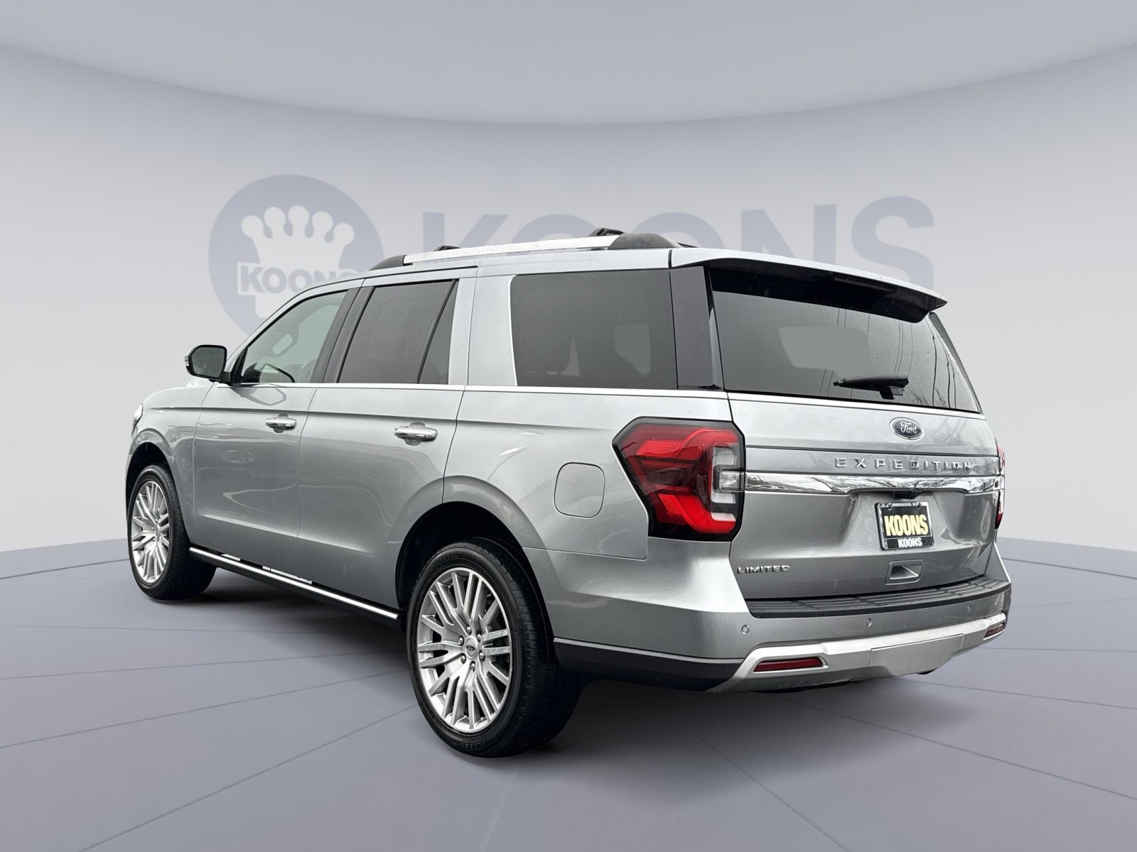 Used 2024 Ford Expedition Limited image 4