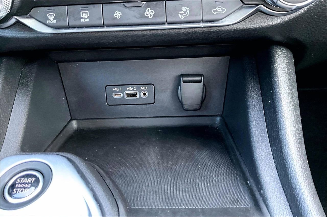 Used 2023 Nissan Sentra SR w/ Midnight Edition Package image 16