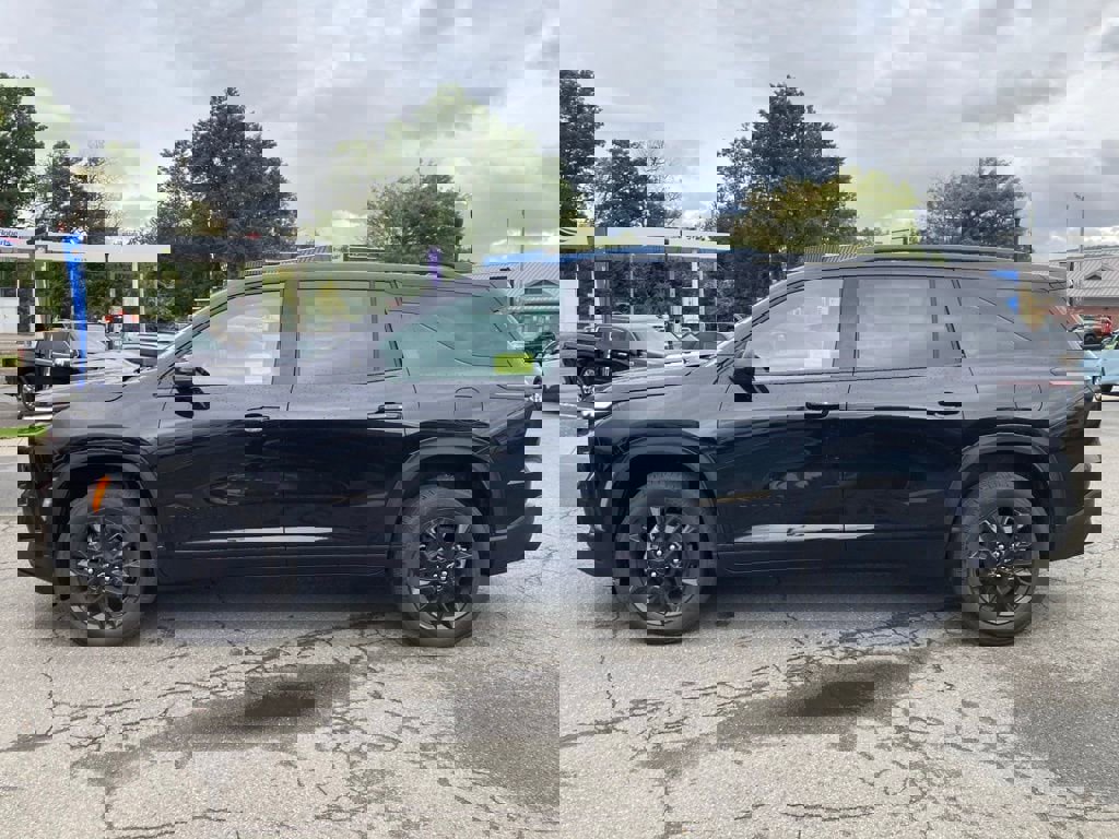 New 2026 Chevrolet Traverse LT w/ Midnight/Sport Edition image 4