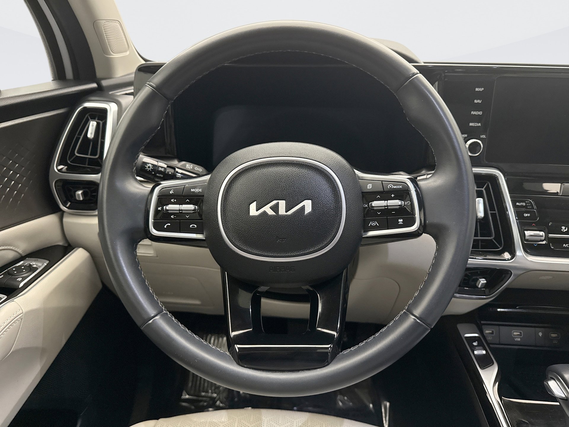 Used 2023 Kia Sorento SX image 12