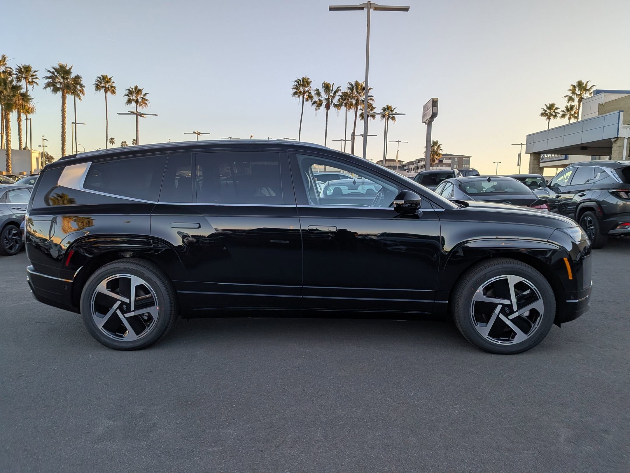 New 2026 Hyundai Ioniq 9 Limited w/ Tow & Go Package image 5