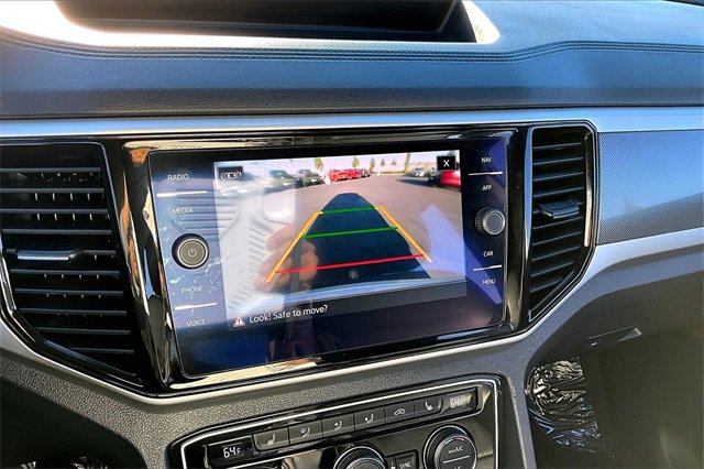 Used 2022 Volkswagen Atlas Cross Sport SEL R-Line image 14