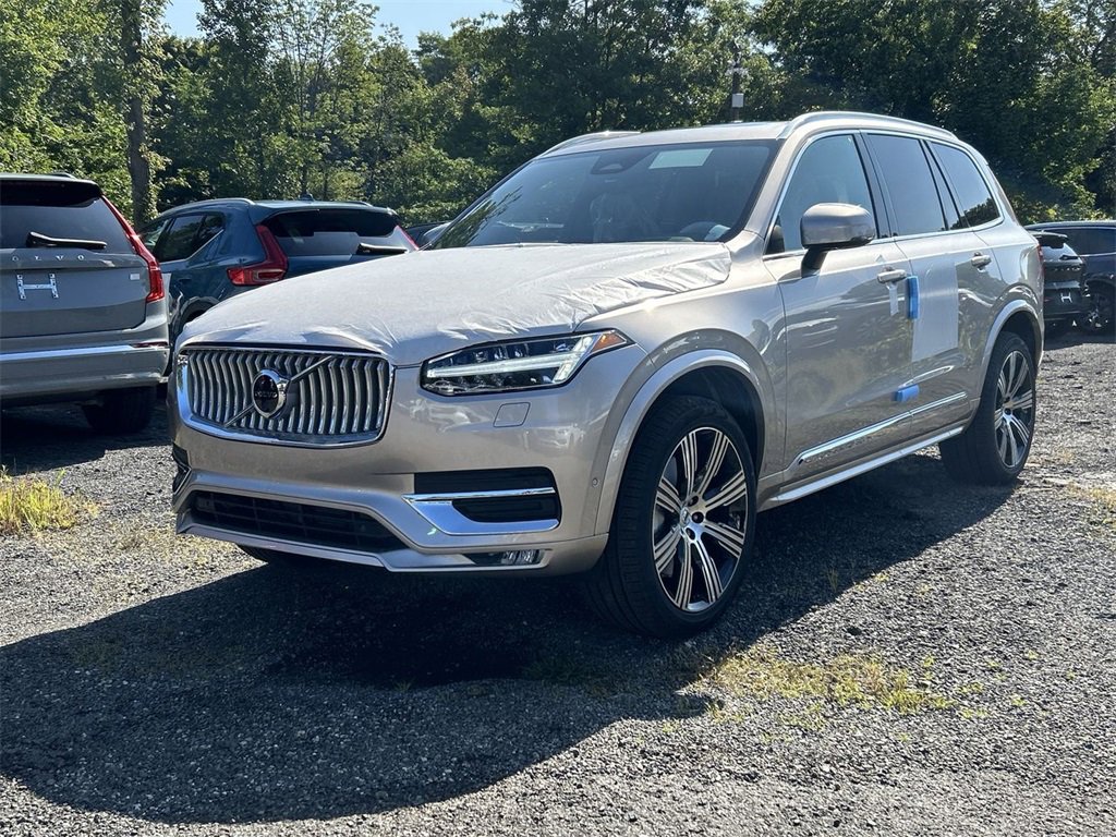 New 2025 Volvo XC90 B6 Plus image 1