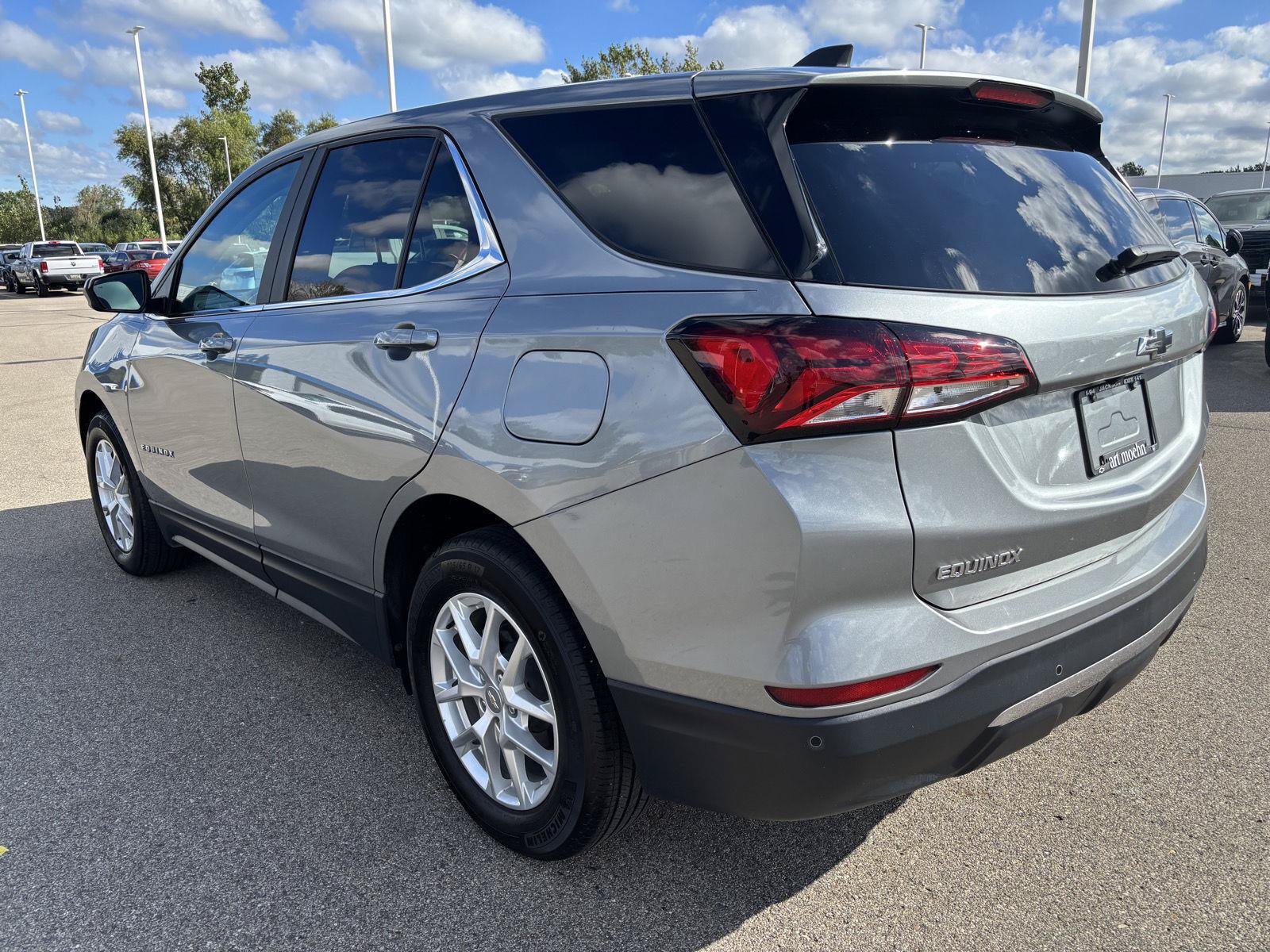 Used 2024 Chevrolet Equinox LT w/ LPO, Floor Liner Package FWD image 3